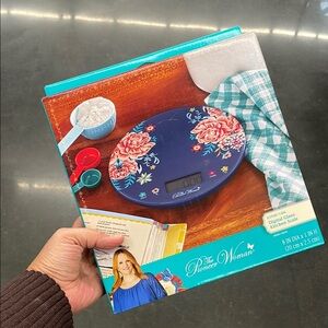 Pioneer Women Floral Digital Glass Blue Scale